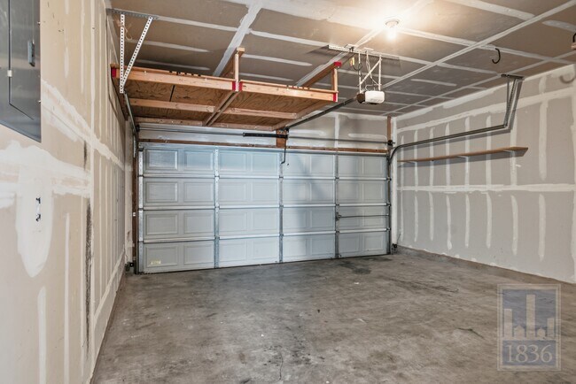 Building Photo - 10520 Fosseway Dr