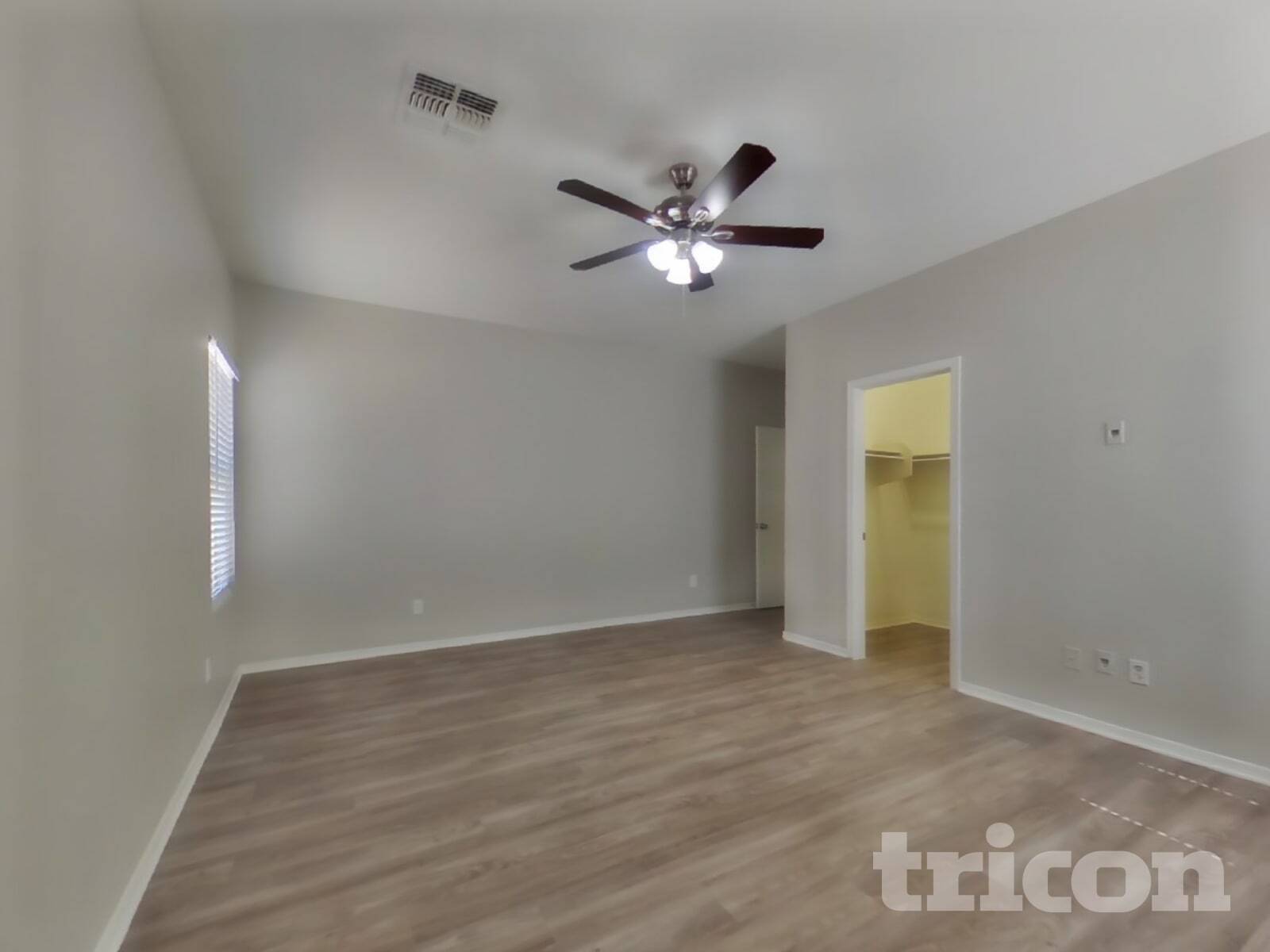 Building Photo - 15441 W Cameron Dr