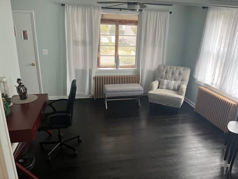 Building Photo - 14386 Calvert St