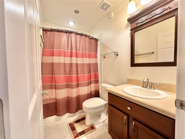 Building Photo - 204 Canterbury Bell Dr