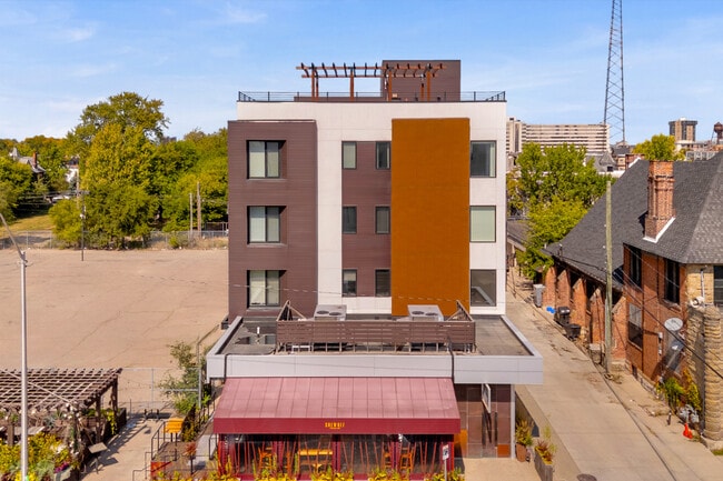 Building Photo - 438 Selden St