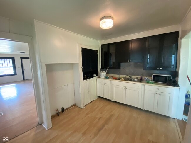 Building Photo - 1351 S Belmont Ave