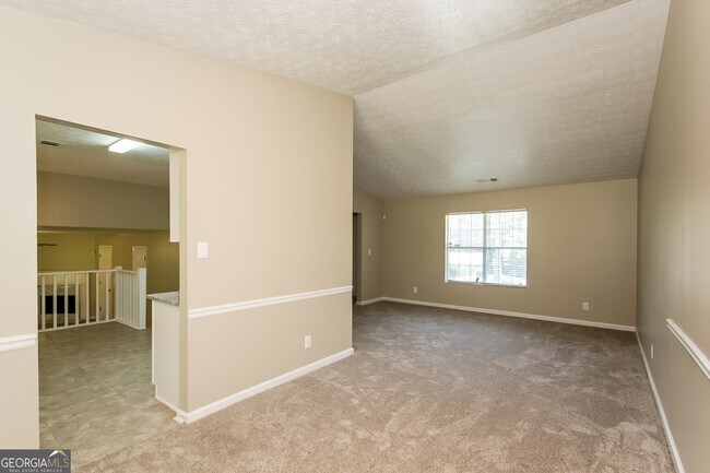 Building Photo - 6661 Rebecca Lou Ln