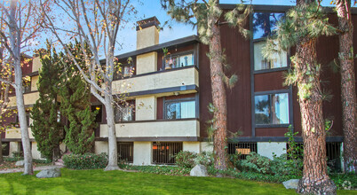 Building Photo - 3415 McLaughlin Ave in Mar Vista! Steps t...