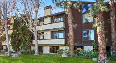 Building Photo - 3415 McLaughlin Ave in Mar Vista! Steps t...