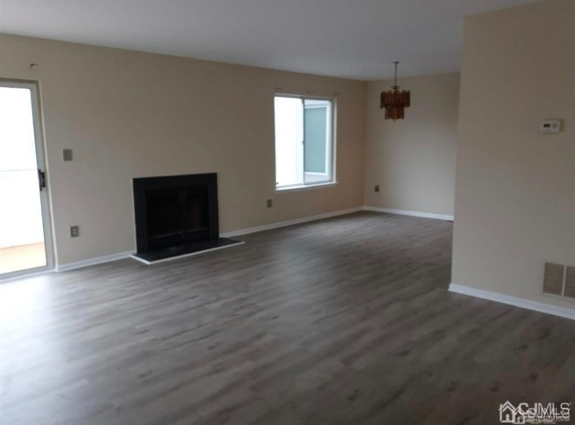 Building Photo - 1207 Jesse Way