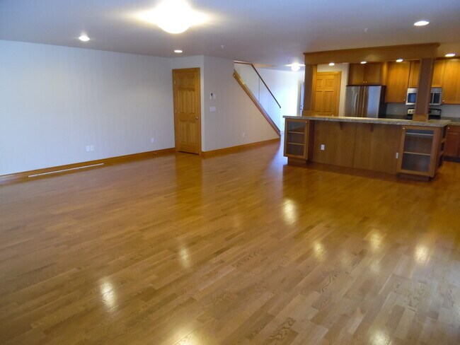 Building Photo - 3706 Portage Ln