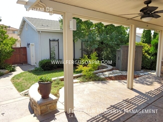 Building Photo - 3120 Parkham Dr