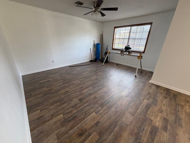 Building Photo - 307 Ave B