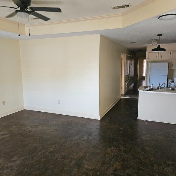 Building Photo - 102 Brendalwood Ln