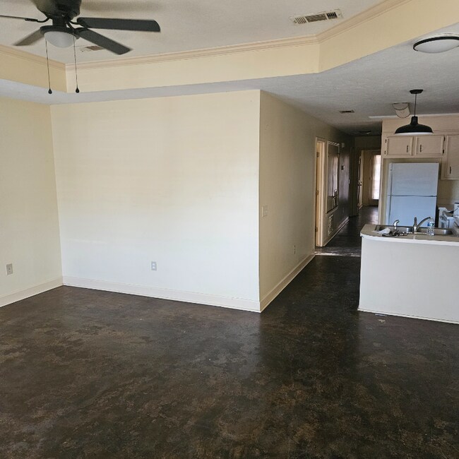 Building Photo - 102 Brendalwood Ln