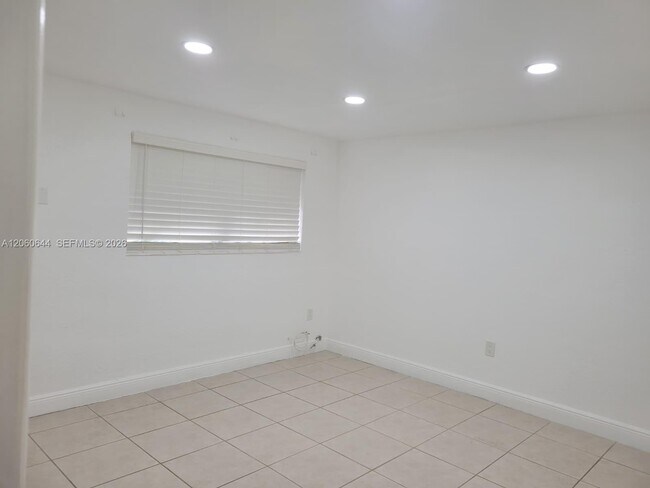 Building Photo - 3901 SW 112th Ave