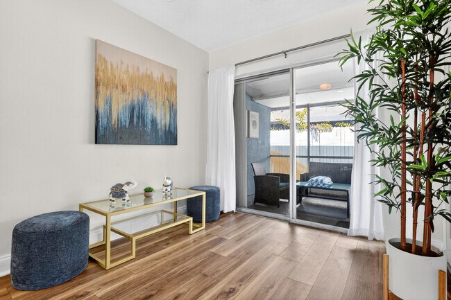 Building Photo - 1761 NE 55th St