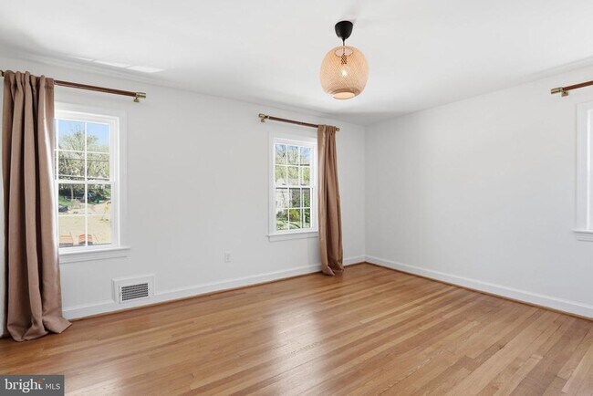 Building Photo - 618 Wayne Ave