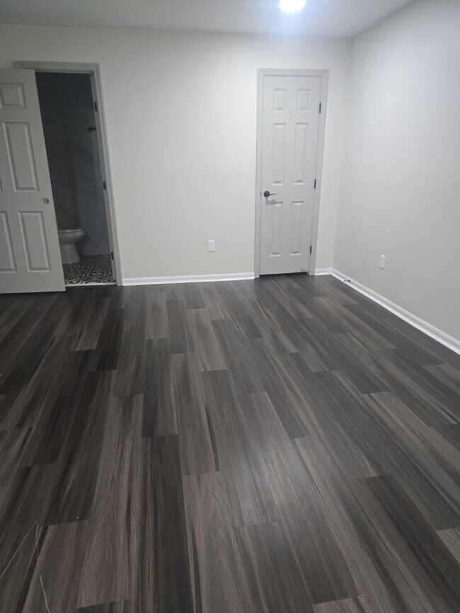 Building Photo - 905 Woodbridge Ct