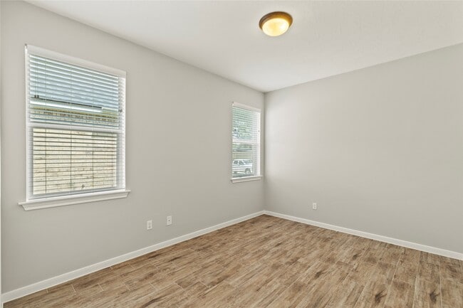 Building Photo - 521 Ironwood Forest Dr