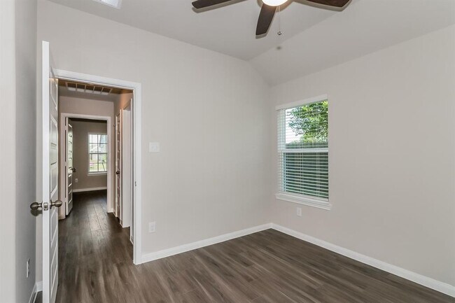 Building Photo - 5622 Briana Dee Dr
