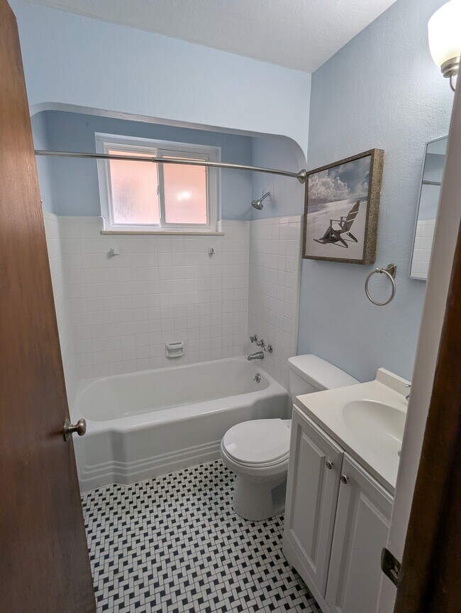 Building Photo - 3805 Torrance Dr