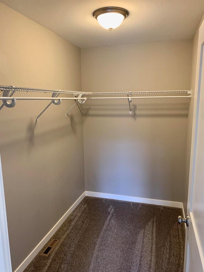 Building Photo - 250 Andesite Ave