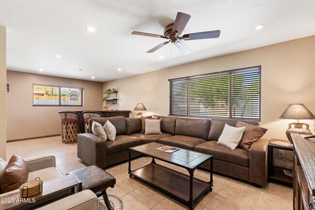 Building Photo - 9972 E Del Monte Ave