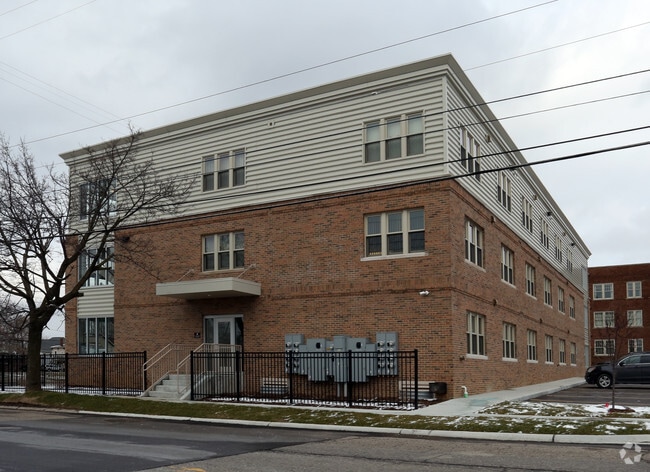 Building Photo - Swayze Court Apartments