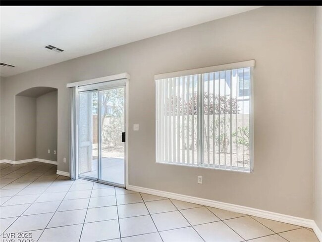 Building Photo - 227 Charming Ct