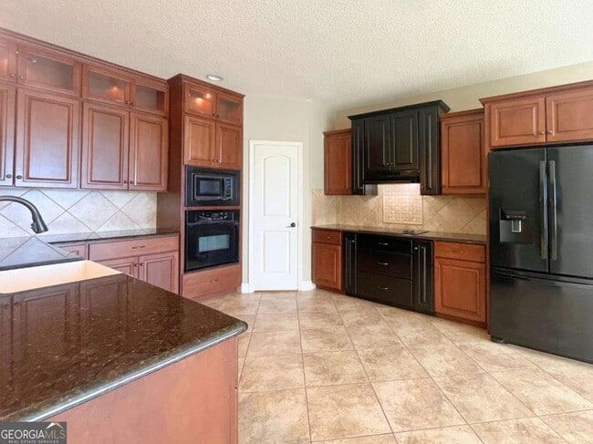 Building Photo - 242 Waters Edge Dr