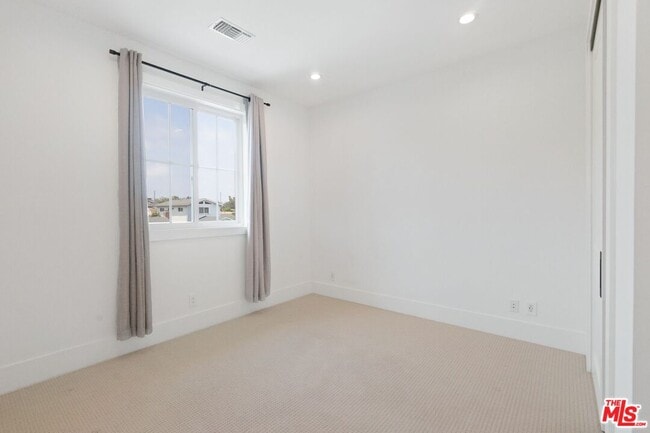 Building Photo - 12470 Lucile St