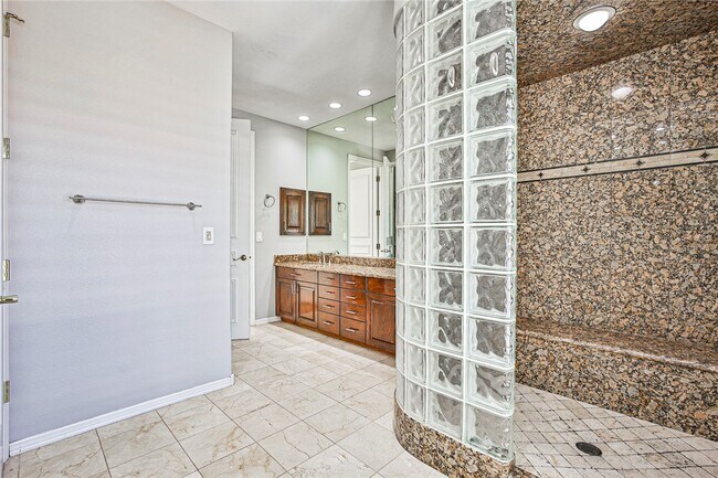 Building Photo - 3137 Beach View Ct