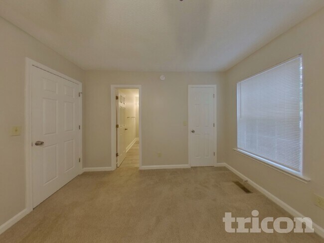 Building Photo - 120 Stockland Rd