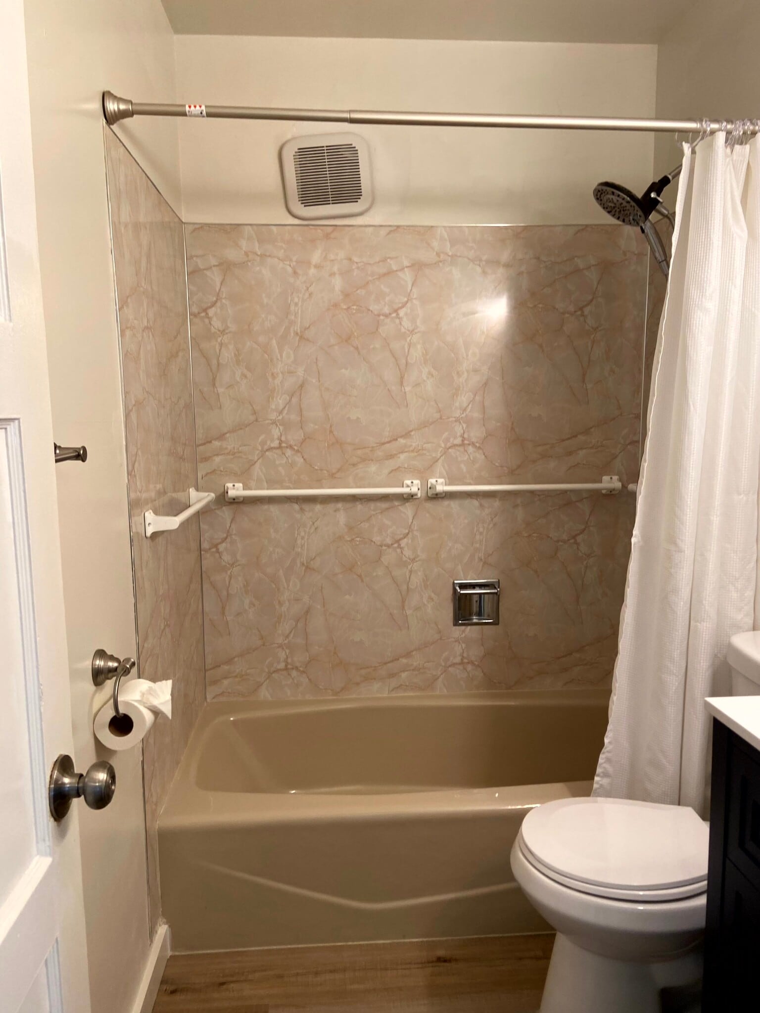 Bath - 3855 Nordin Ave