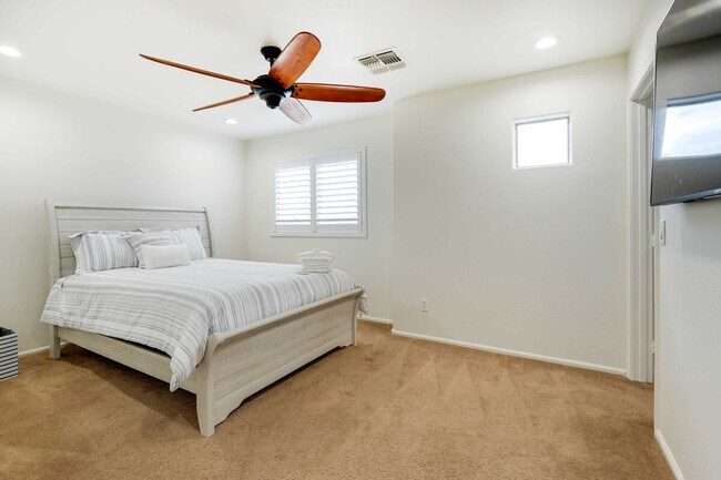 Building Photo - 17547 W Eugene Terrace