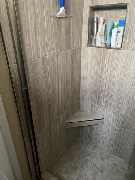 shower - 4131 Udall St