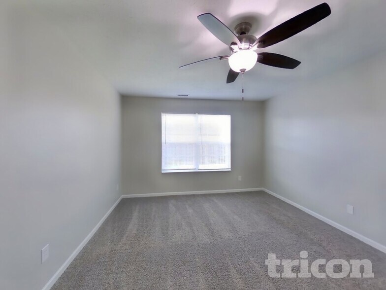 Building Photo - 597 Grassy Bend Dr