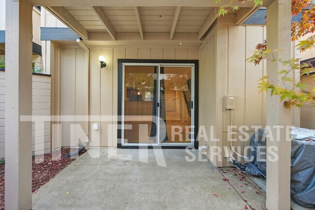 Building Photo - 9118 Madison Green Ln