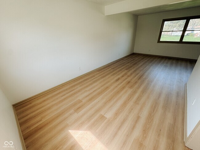 Building Photo - 439 Pleasantview Dr