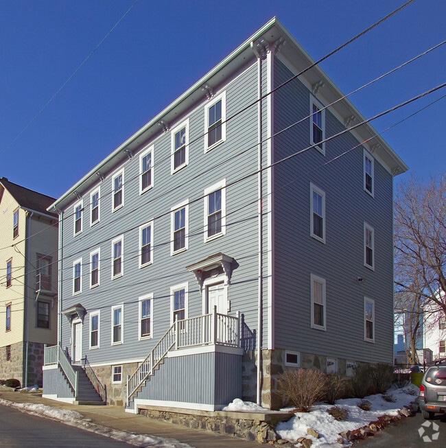Building Photo - 297-303 Hartwell St