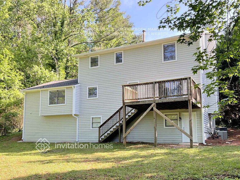 Building Photo - 558 Lake Michele Ct