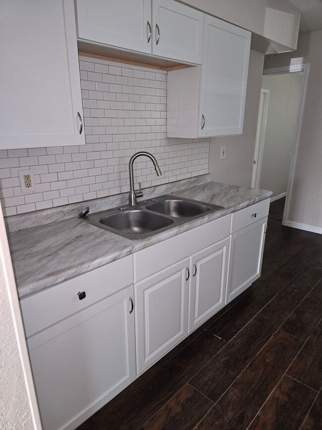 Building Photo - Beautiful 3BD/1BA