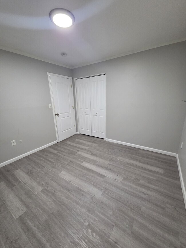 Building Photo - 2210 Capri Ave