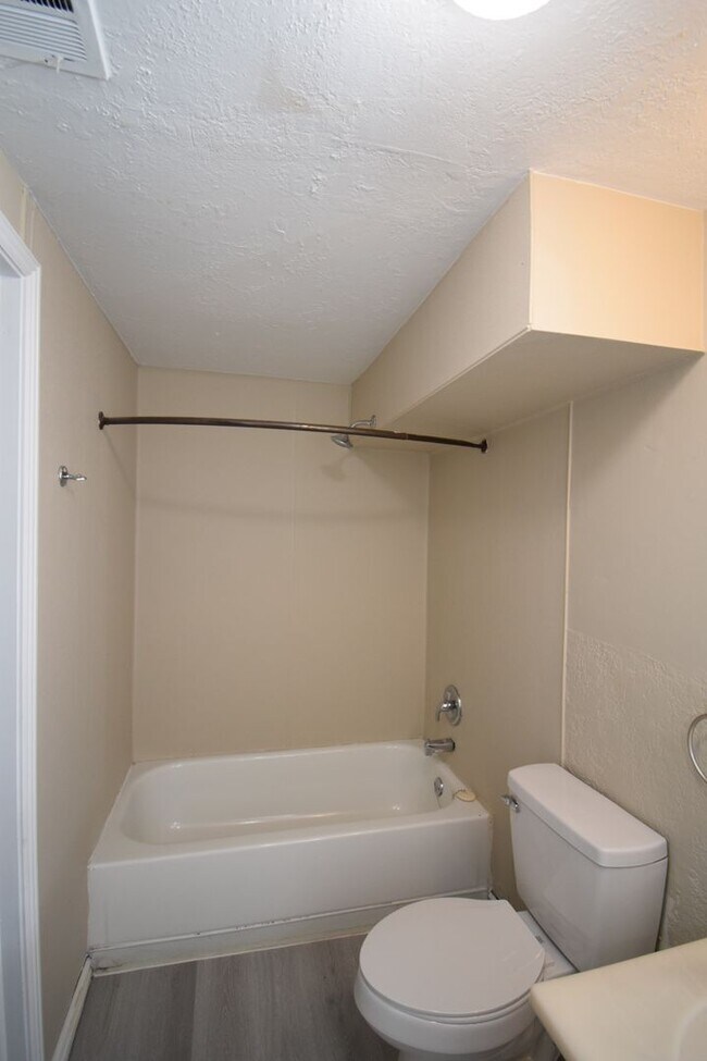 Building Photo - 5550 W 6600 S