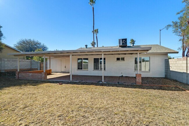 Building Photo - 15237 North 21st St