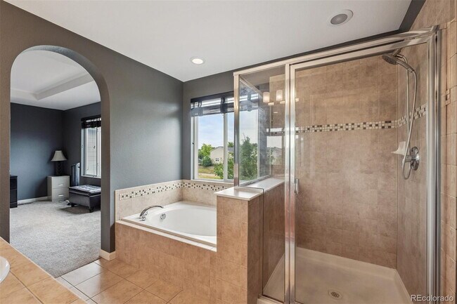 Building Photo - "Charming 3-Bed Sanctuary in Englewood: Spacious 3,089 Sq Ft with 2.5 Baths!"