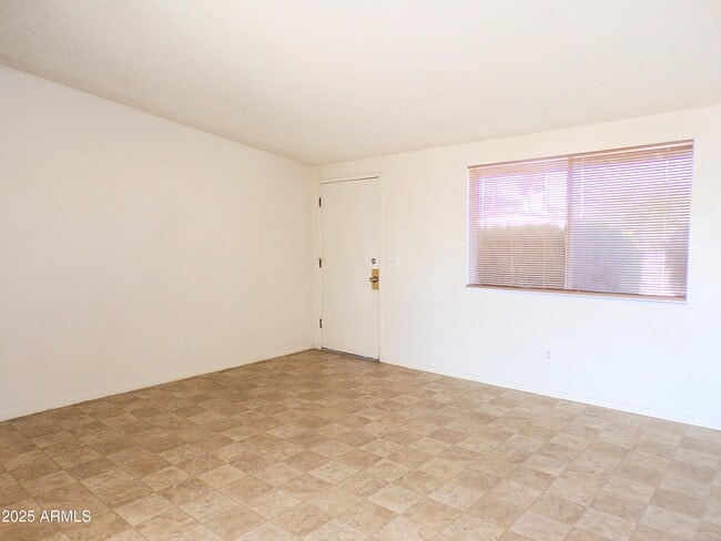Building Photo - 500 Mallard Cir E