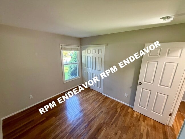 Building Photo - 1407 La Cerros Ln