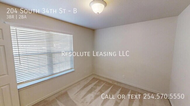 Building Photo - 204 S 34th St