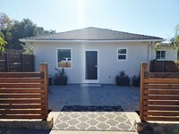 Building Photo - 1112 N Ontare Rd