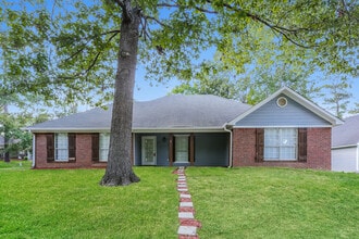 Building Photo - 117 Trace Ridge Dr