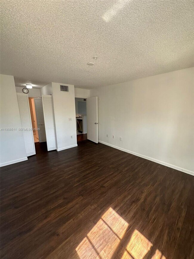 Building Photo - 4848 N State Rd 7