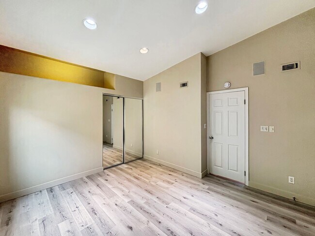 Building Photo - Gorgeous 3BD/2BA House in Pacific Beach W/...